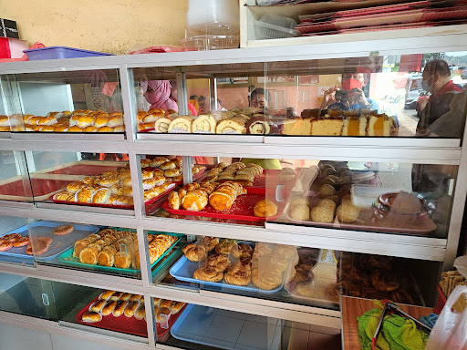 Kedai Roti Gold Crown 金冠面包中西饼店