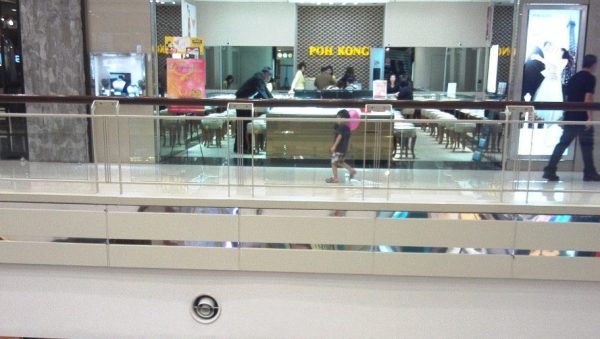 poh kong queensbay mall